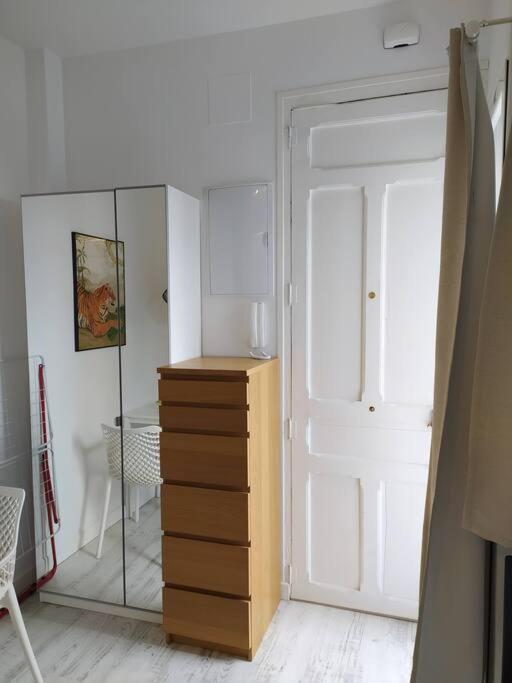 Loft En Centro De Madrid Apartment Bagian luar foto
